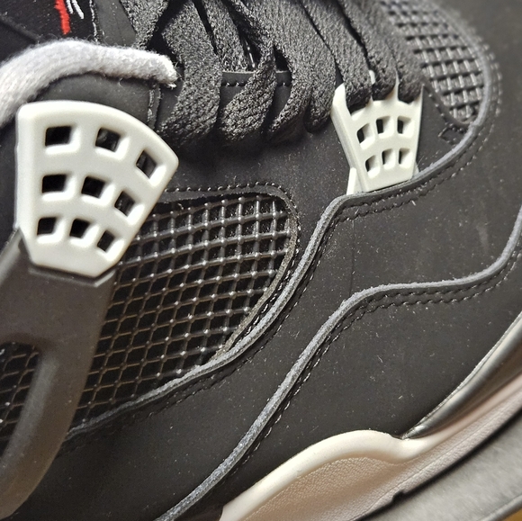 New Jordan Retro Bred 4 Men's Size 13 Shoes - Picture 11 of 13